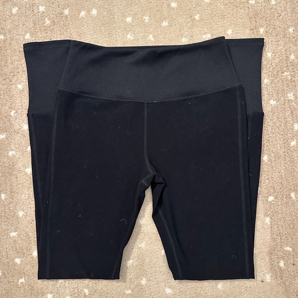 High Waisted Alosoft Lounge Leggings in Black size Small - Picture 4 of 5